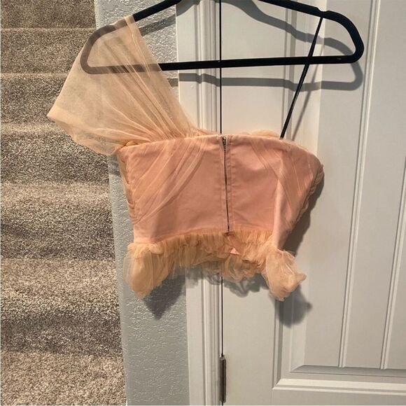 Revolve Marnie Top in Champagne Pink
NBD xs - Picture 8 of 11
